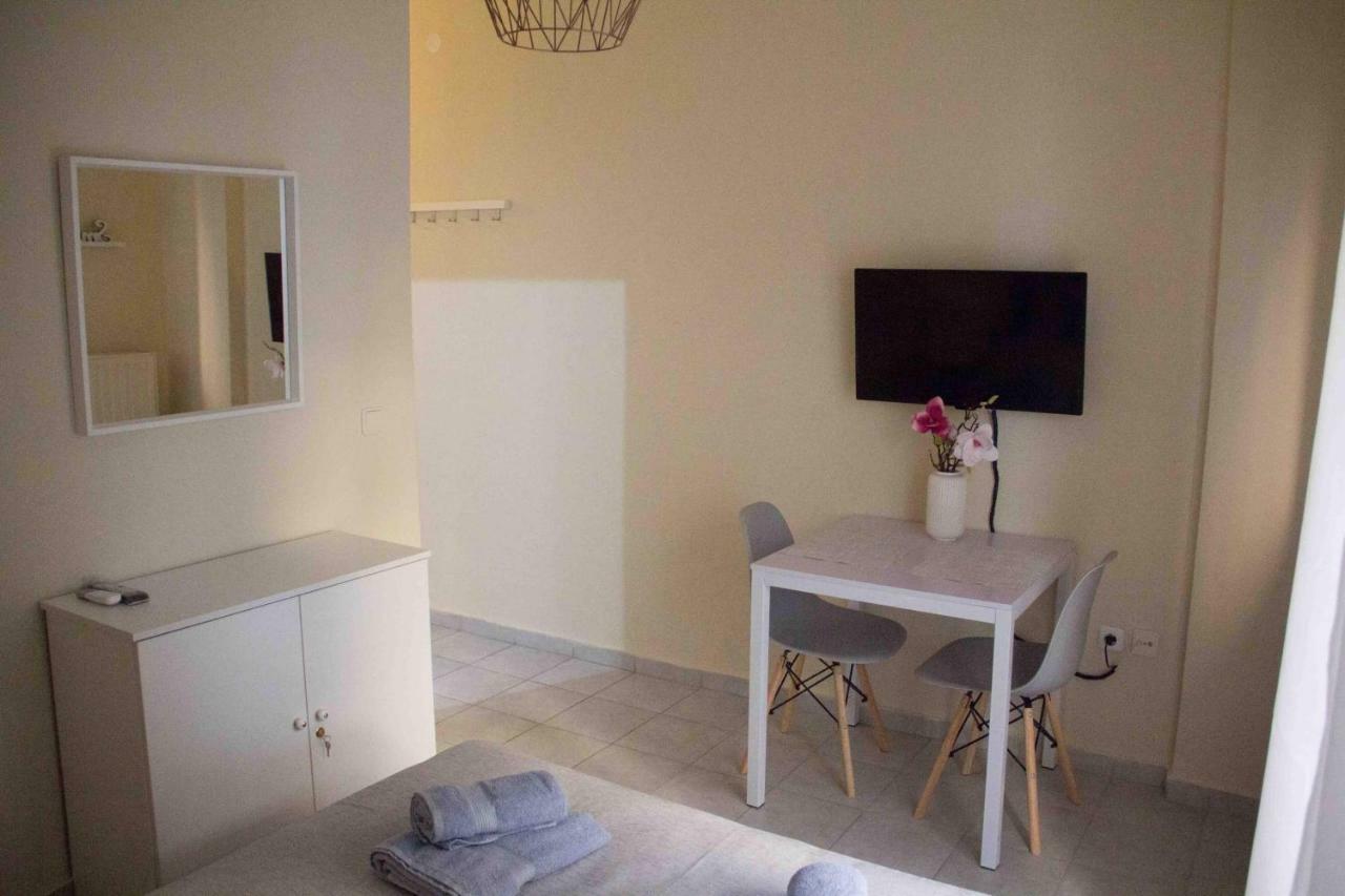 Nikoletta'S Studio Komotiní Ngoại thất bức ảnh